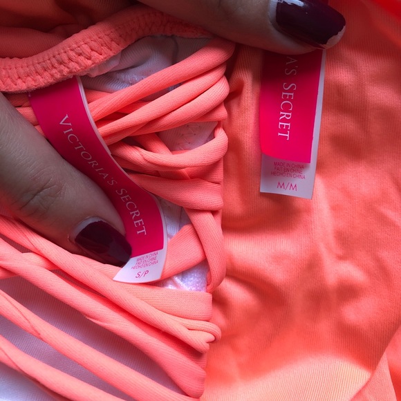 Victoria’s Secret Detailed Bandeau Bikini - Picture 3 of 4